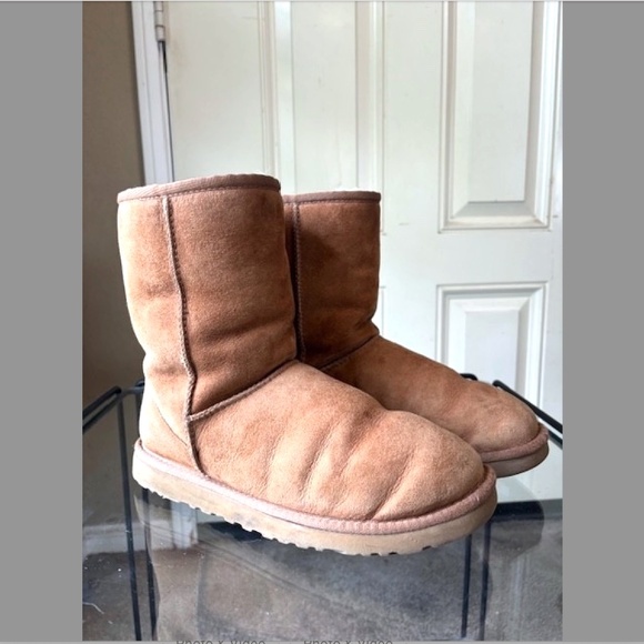 UGG Classic Short II Pull-On Suede Boots in Chestnut EUC/sz 9 - Picture 5 of 12